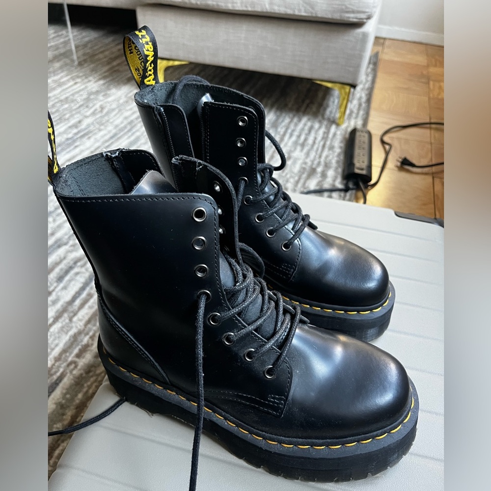 Dr. Martens Jadon Flatform Chunky Boots - Black (PERFECT CONDITION)